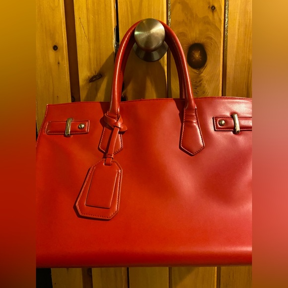 Express Women’s Red Purse with Spacious Sections - Picture 4 of 13